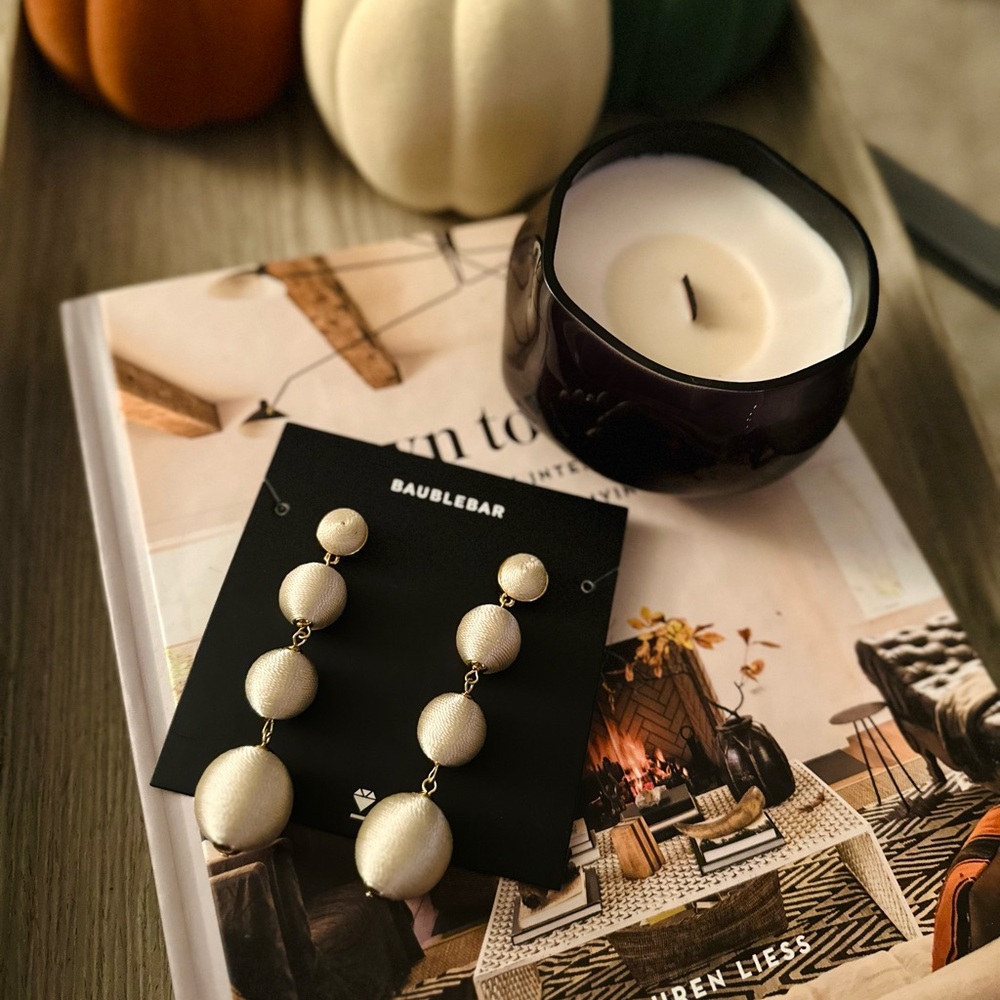 ✨Bauble Bar Ivory w/Gold Earrings✨